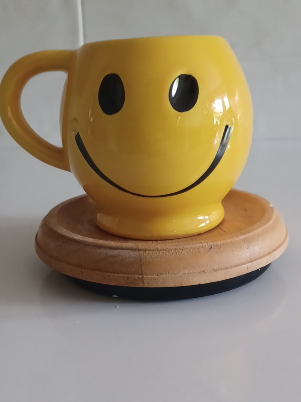 Vintage McCoy USA Pottery Yellow Smiley Face Mug